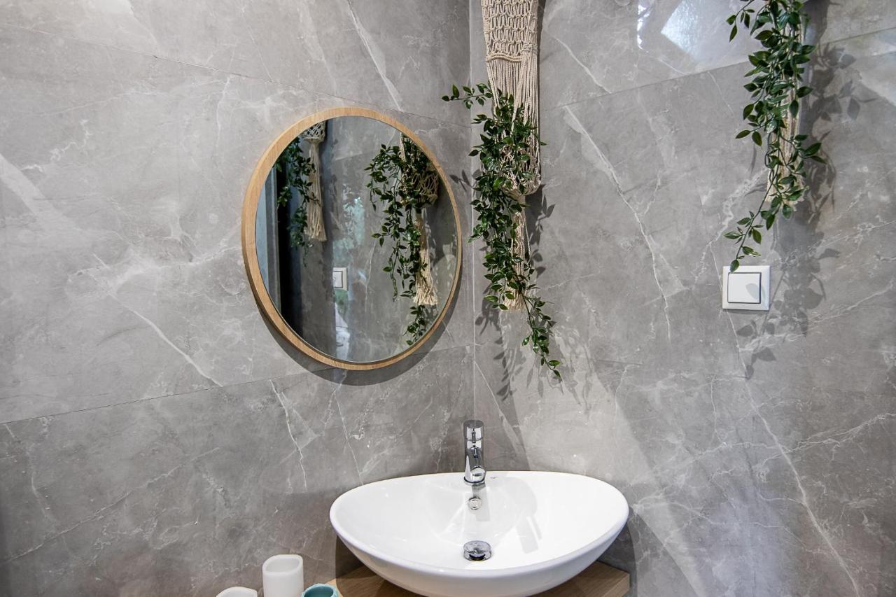 Georgianna'S Suite With Private Pool , 'Blank Suite' Charokopio Exterior photo