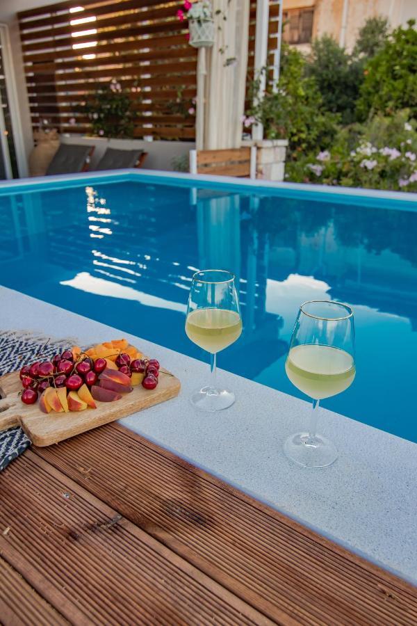 Georgianna'S Suite With Private Pool , 'Blank Suite' Charokopio Exterior photo